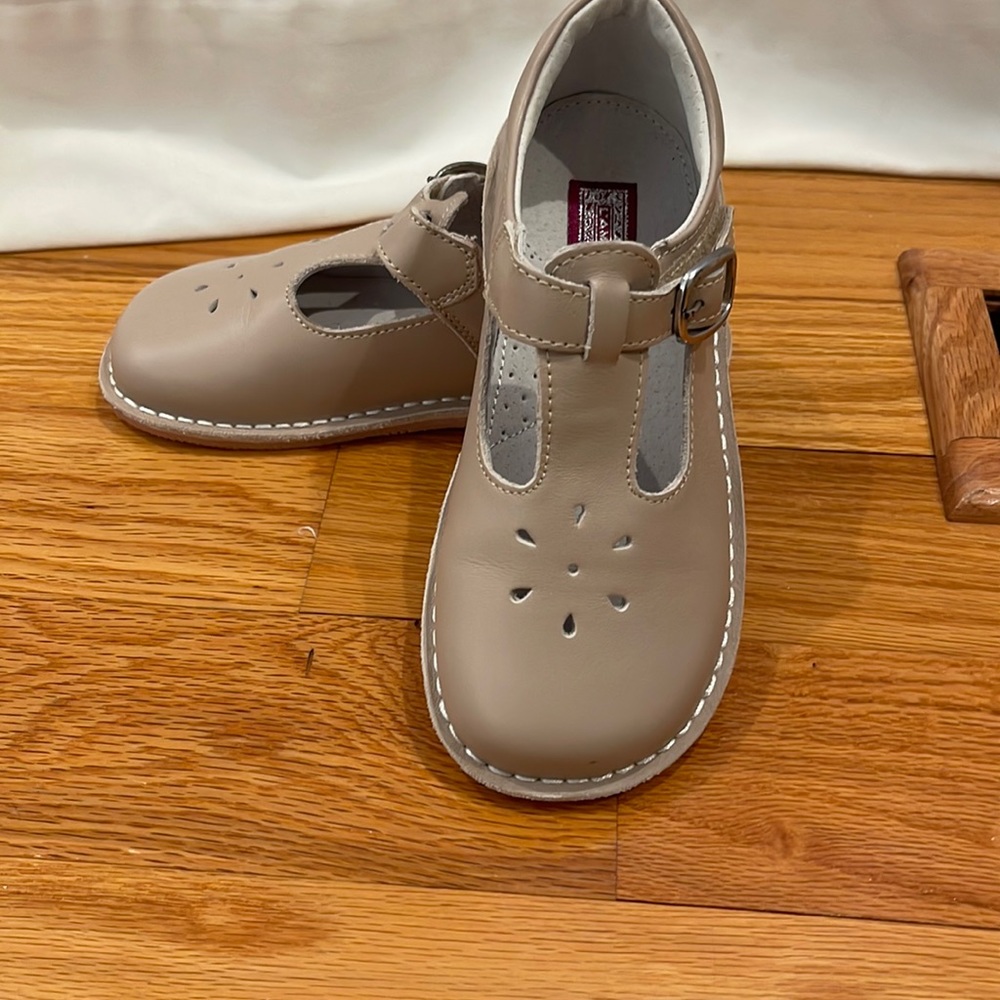 L’AMOUR tan Mary Jane shoes